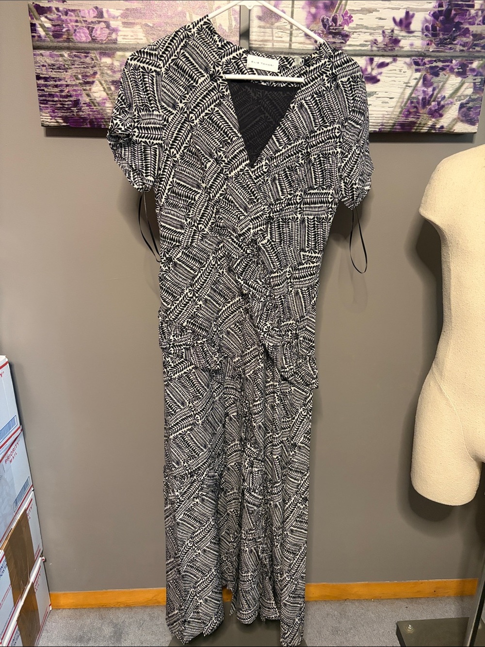 Elie Tahari Black & White Printed 100% Silk Maxi Dress NWT Size 4